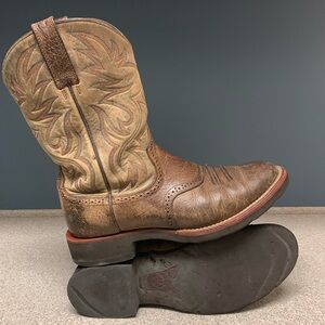 Men’s 10D Ariat Heritage Crepe good used condition
